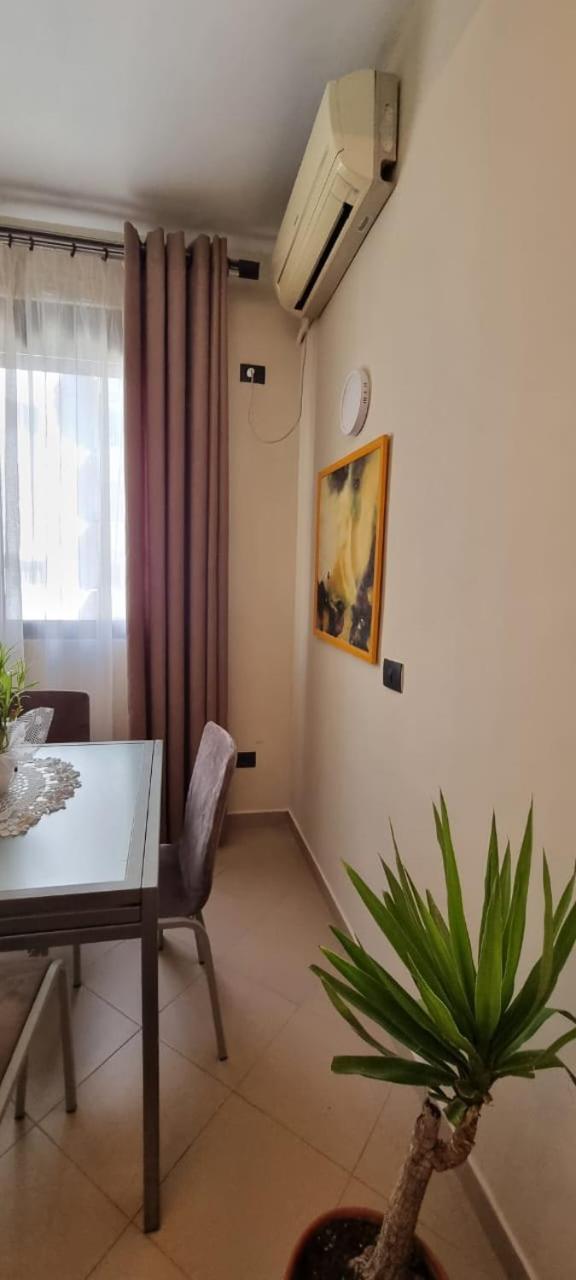 Bora Home Albania Me Vetsherbim 24 Ore Prane Liqenit Tirana Exterior foto